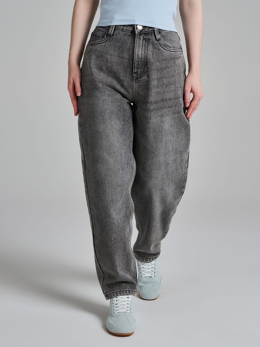 Джинсы Mom fit  с завышенной талией