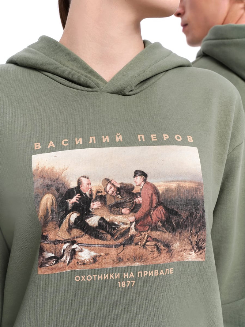Худи Русский Музей Перов В. «Охотники на привале» - Женщинам - фото 9
