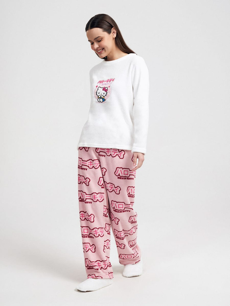 Плюшевая осенняя пижама с вышивкой Hello Kitty - Домашняя одежда - фото 3