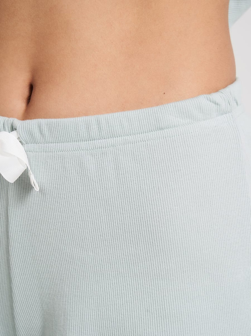 Пижама в рубчик с лонгсливом и шортами — фото 9