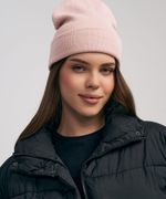 розовый