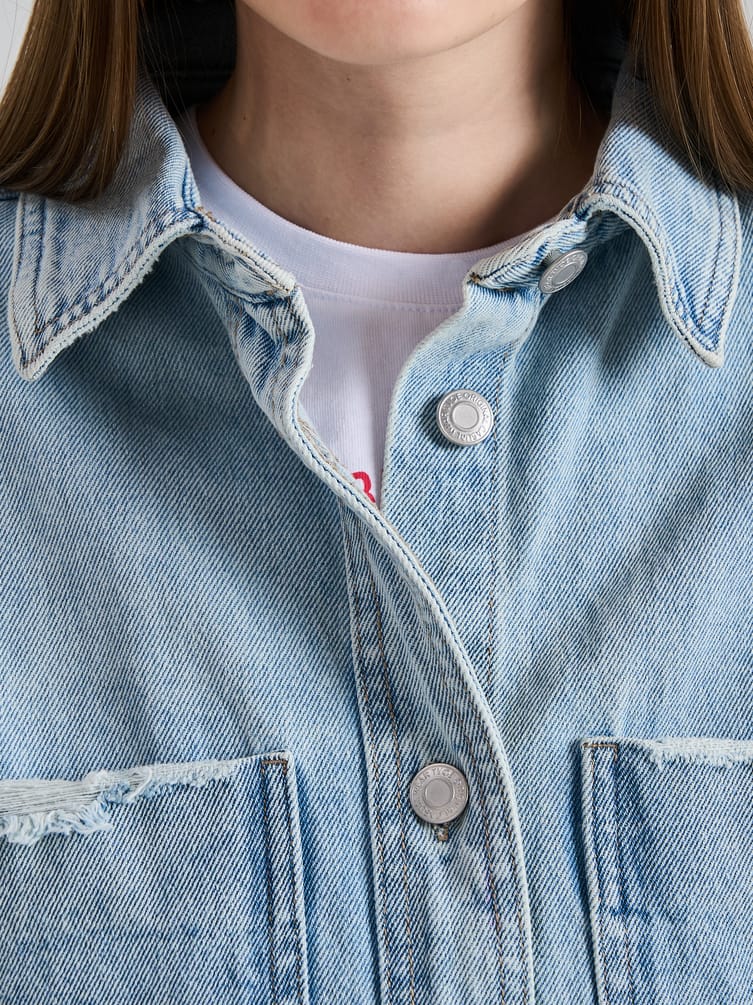 Джинсовая куртка оверсайз