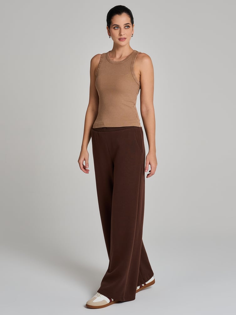 Майка на широких бретелях с вареным эффектом