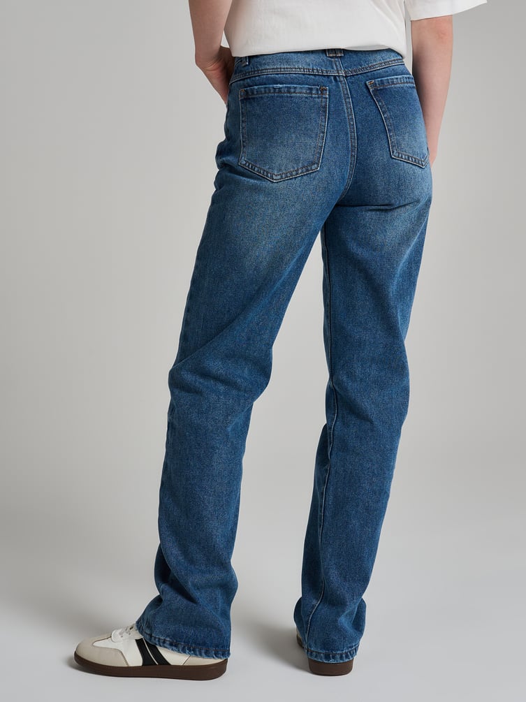 Джинсы прямые с потертостями