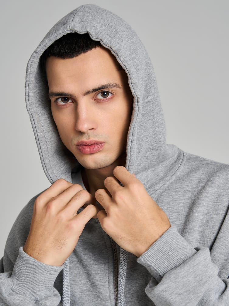 Толстовка на молнии с капюшоном