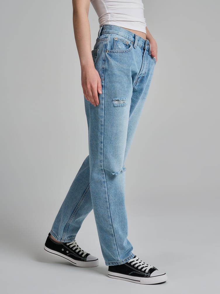 Джинсы момы высокой талией