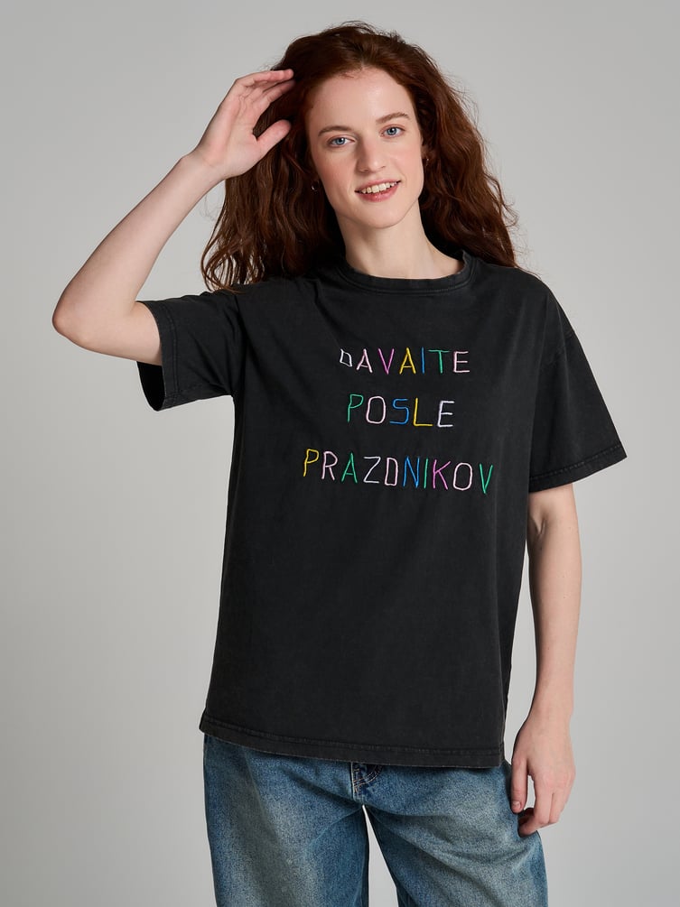 Футболка с праздничным принтом