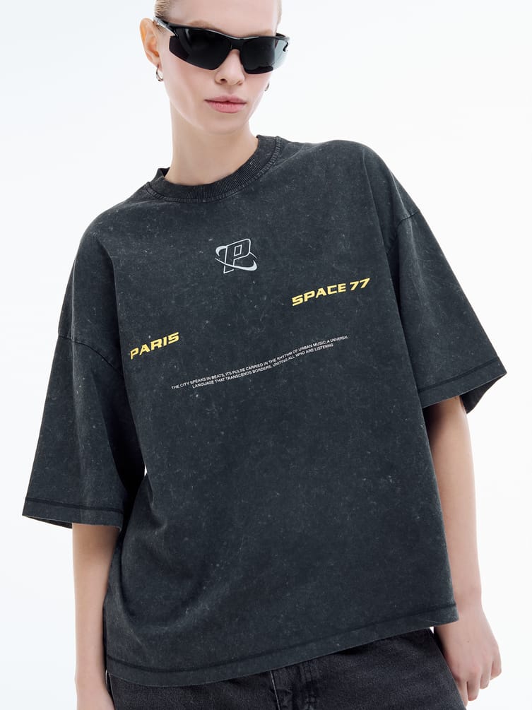 Футболка оверсайз с вареным эффектом и надписями