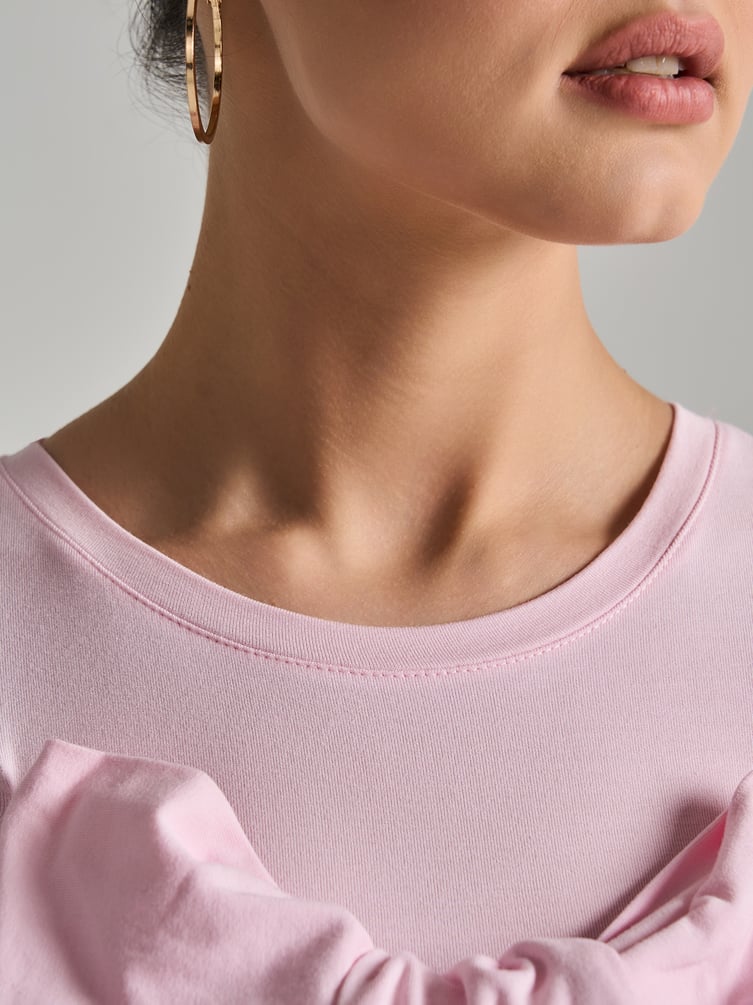 Футболка облегающая с бантом