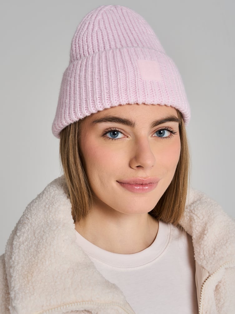 Вязаная зимняя шапка