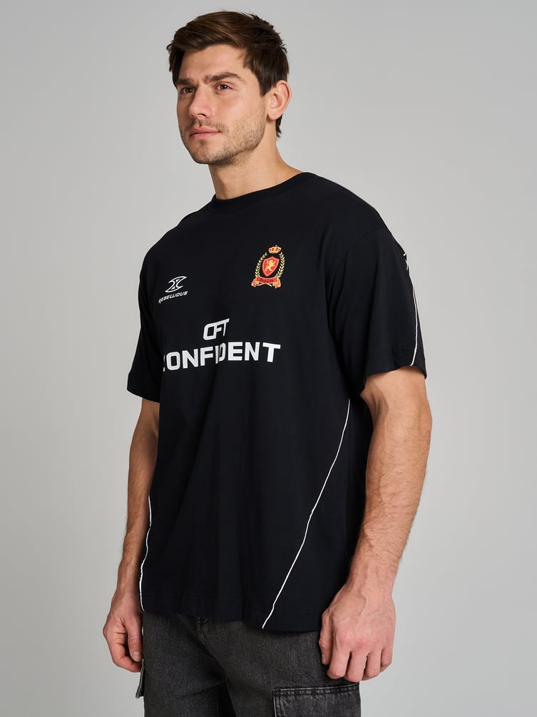 Футболка с надписью Confident