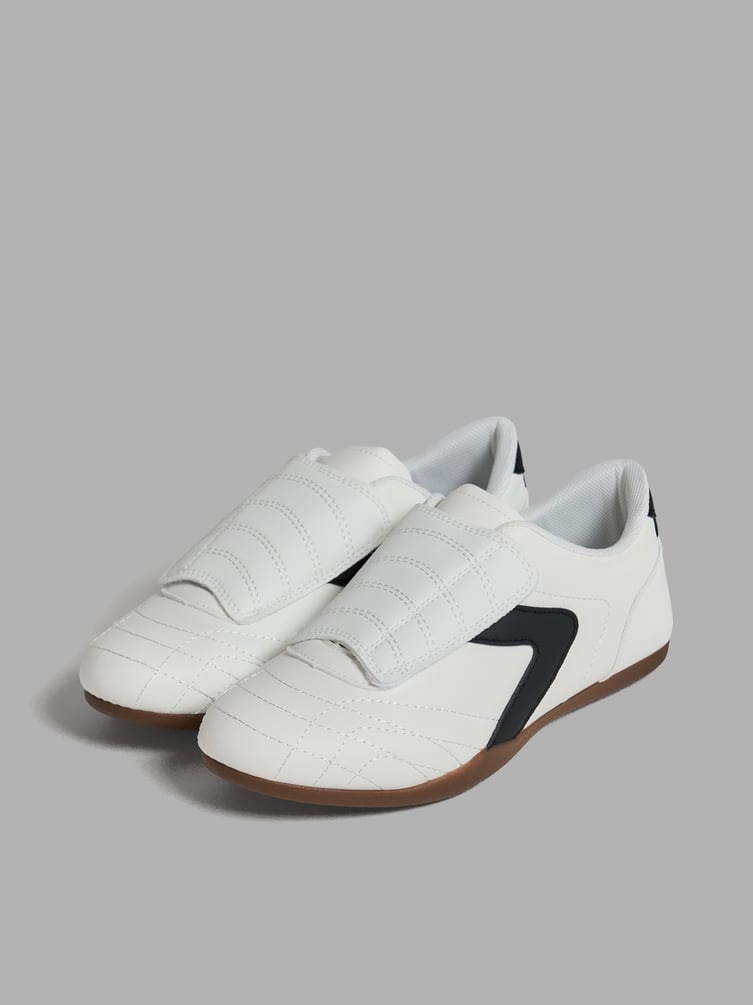 Кроссовки на липучке спортивные