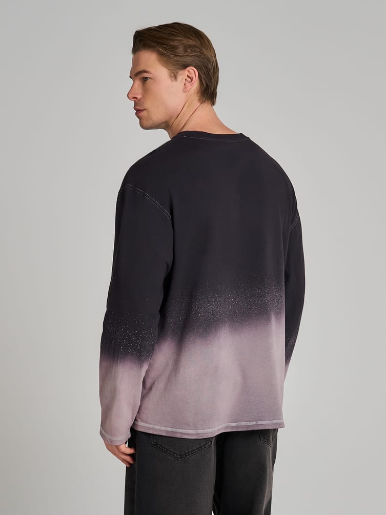 Лонгслив гранж с градиентом