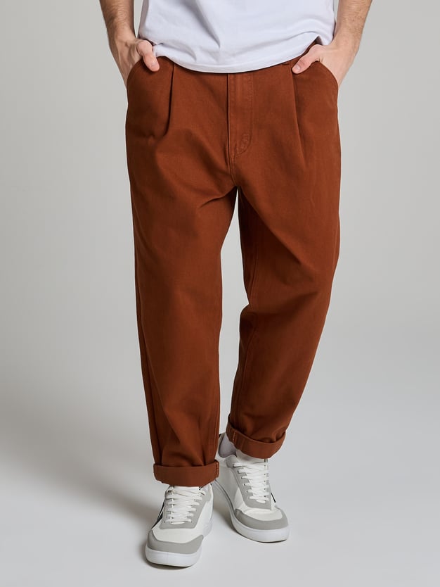 Зауженные укороченные брюки