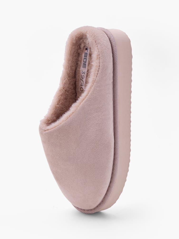 Закрытые домашние тапочки на высокой подошве