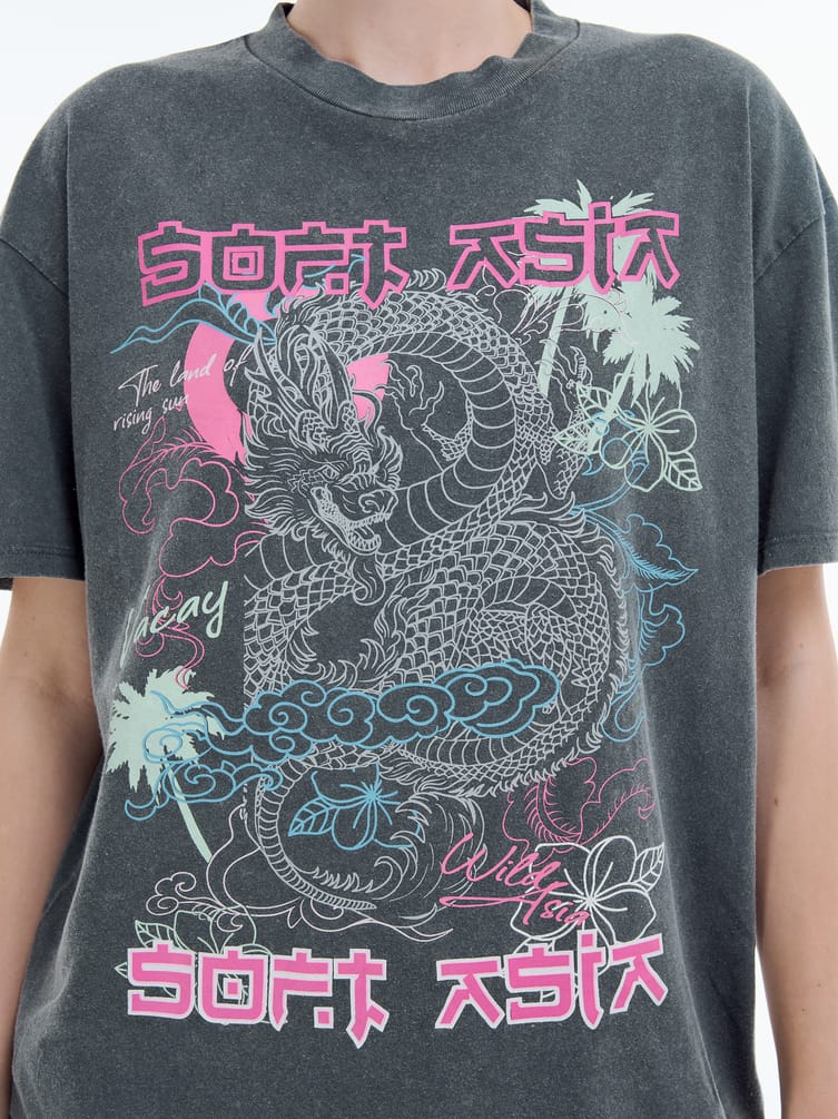 Свободная футболка с принтом дракона