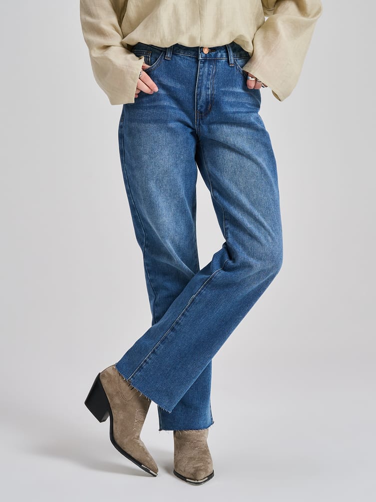 Джинсы прямые с необработанными краями