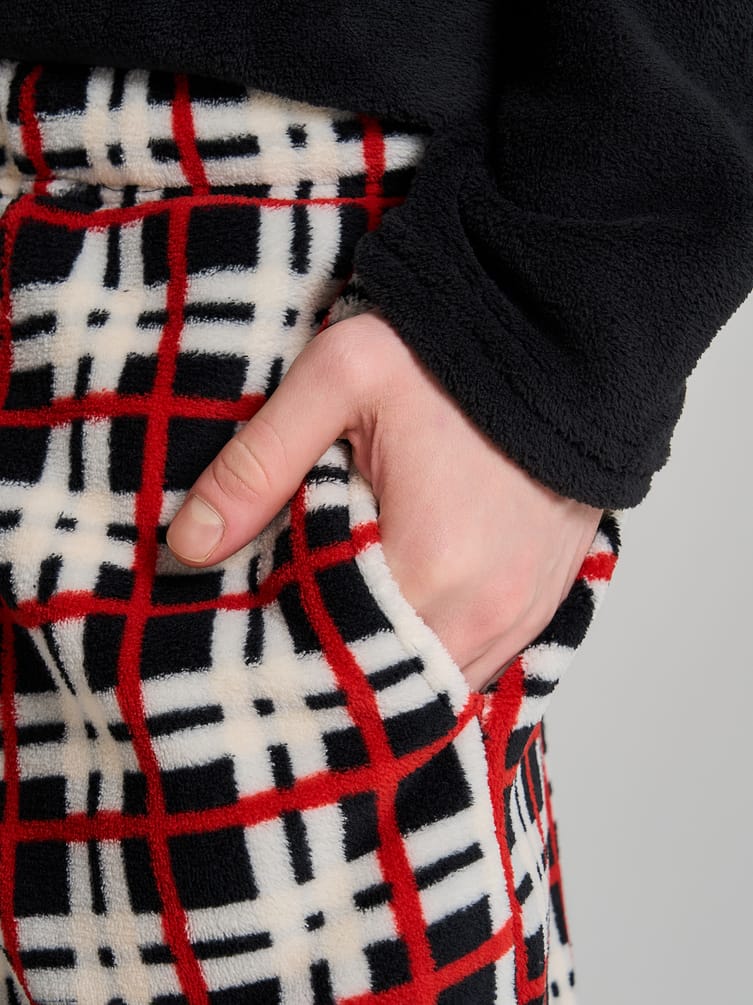 Пижама плюшевая с вышивкой и брюками