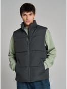 Демисезонный жилет на синтепоне без капюшона