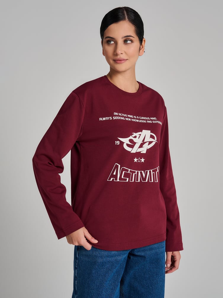 Лонгслив оверсайз с надписью на спине