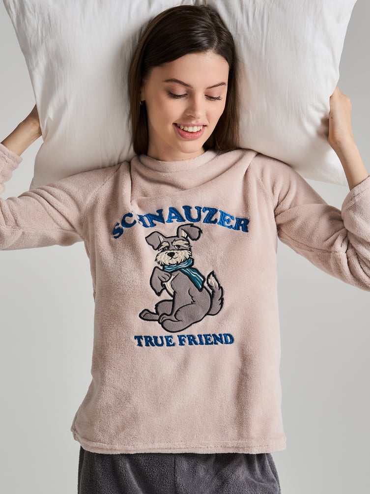 Плюшевая пижама с вышивкой и брюками