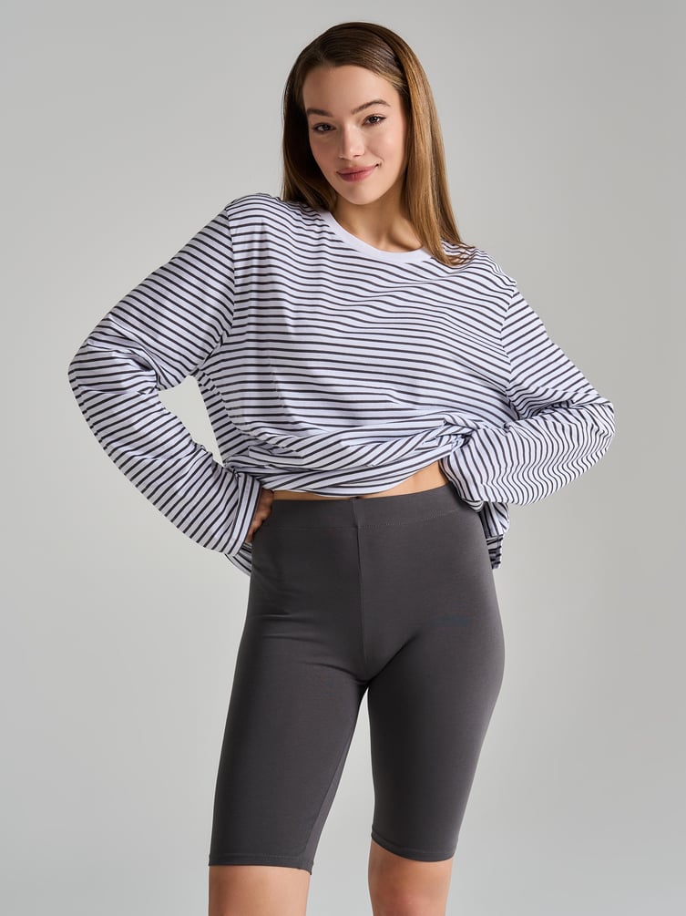 Пижама полосатая с кофтой и шортами