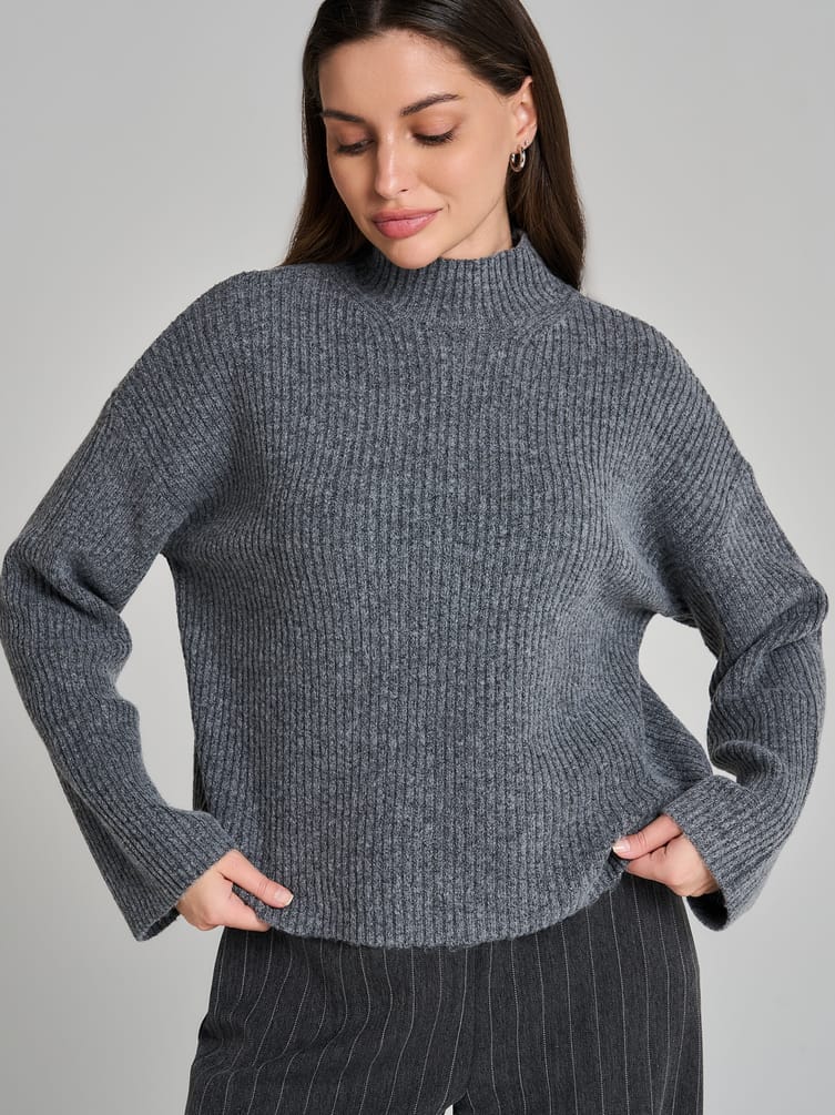 Свитер вязаный теплый