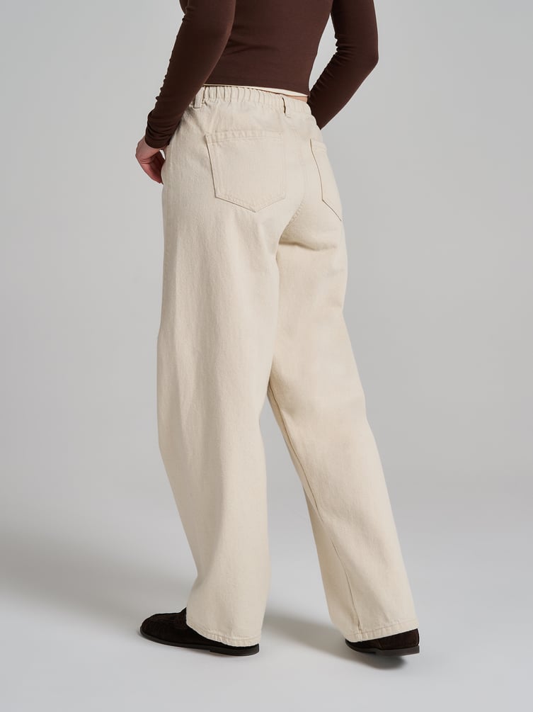 Широкие джинсы на резинке