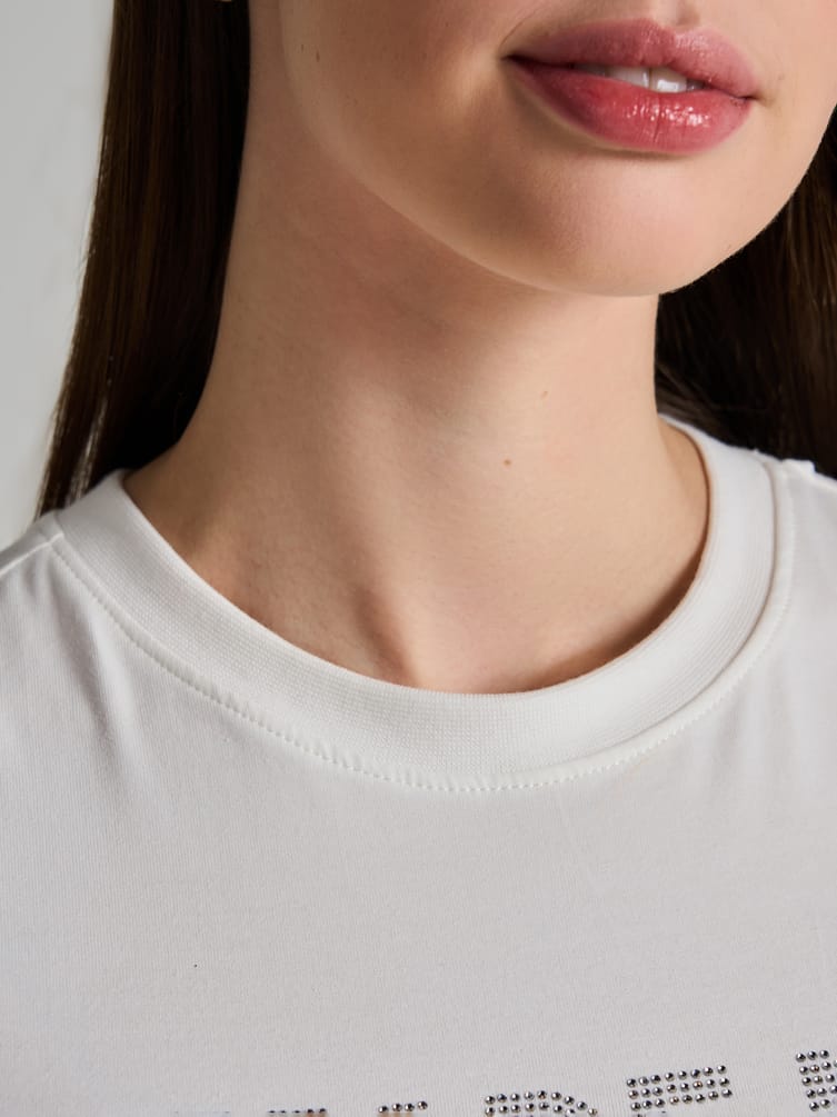 Футболка облегающая с надписью стразами