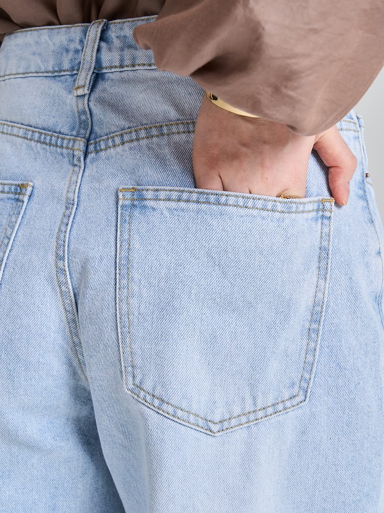 Джинсы широкие