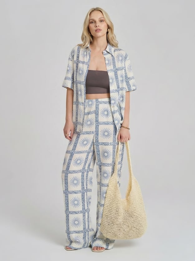 Костюм летний с рубашкой и брюками