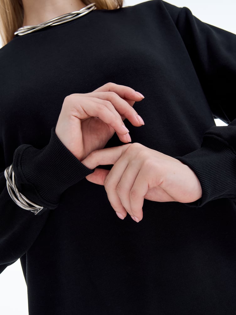 Платье-толстовка с кружевом