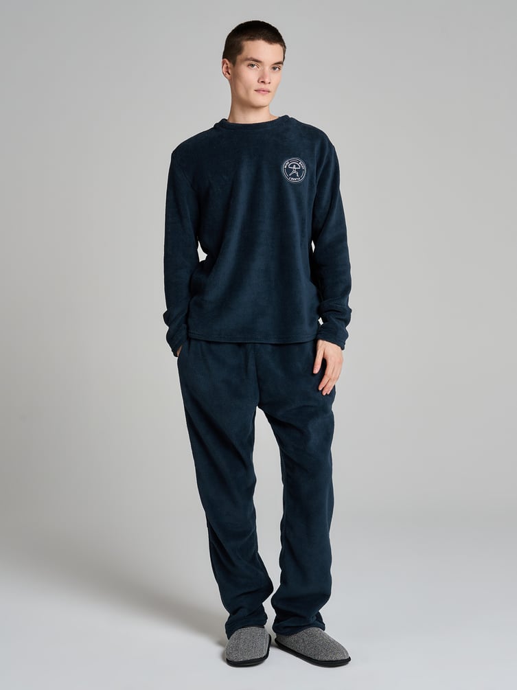 Пижама плюшевая со спортивной нашивкой и брюками