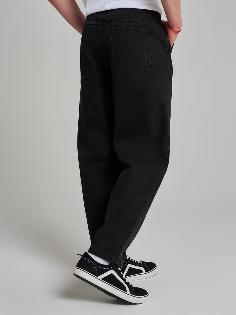 Зауженные джинсы бананы