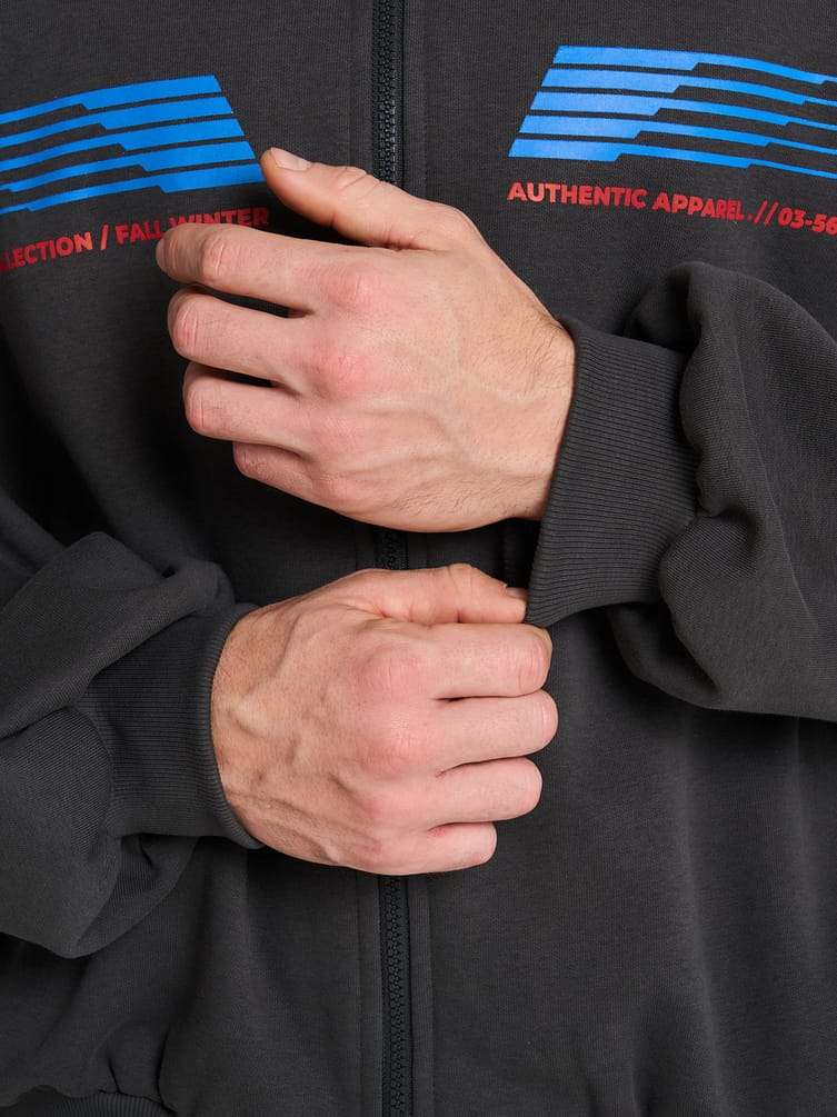 Утепленная толстовка оверсайз с высоким горлом