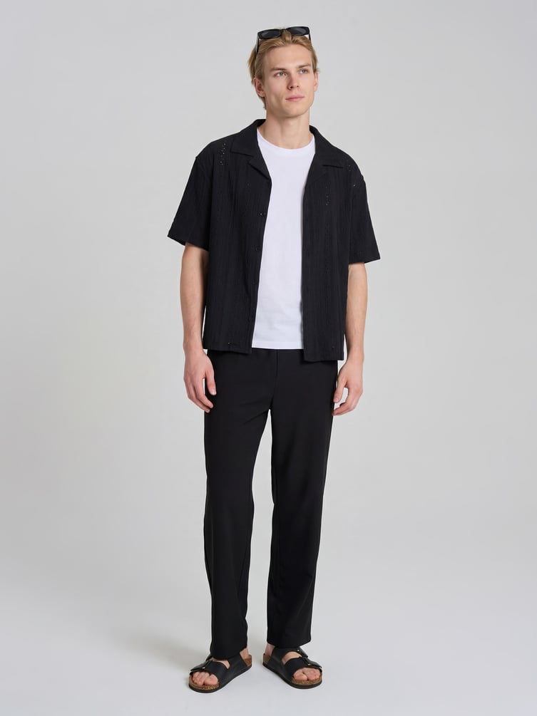 Рубашка с коротким рукавом и вышивкой шитьем