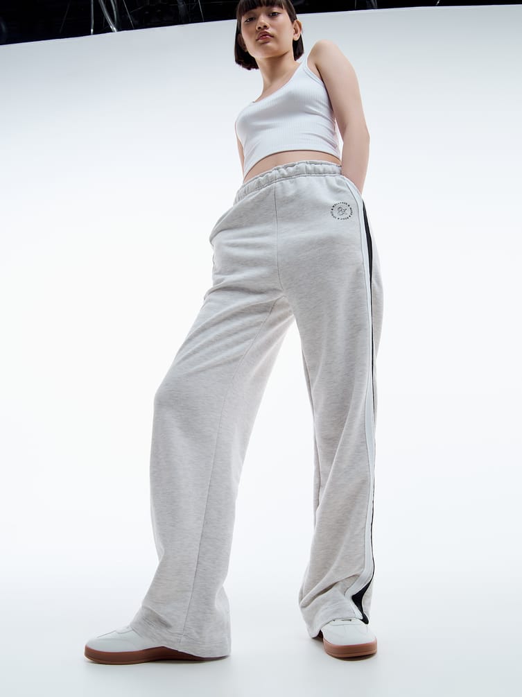 Спортивные брюки с лампасами