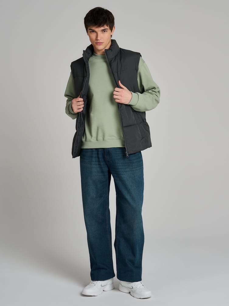 Демисезонный жилет на синтепоне без капюшона