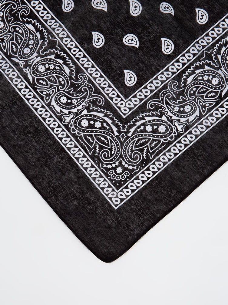 Бандана с узором пейсли восточного огурца