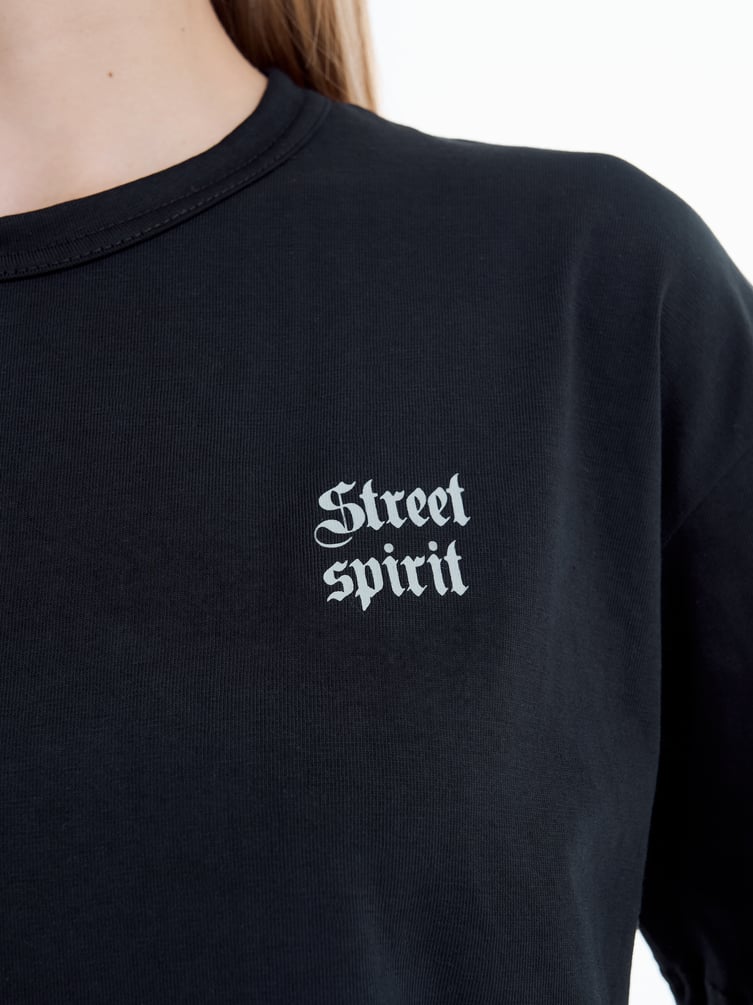 Футболка оверсайз с надписью rebellious