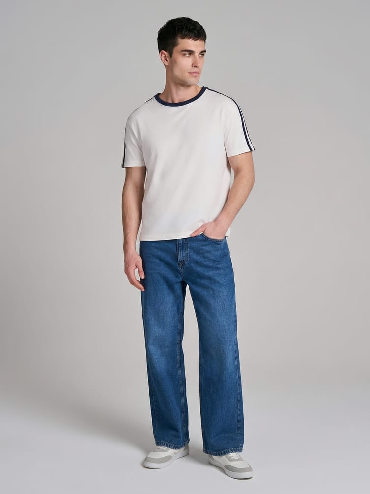 Футболка спортивная с лампасами