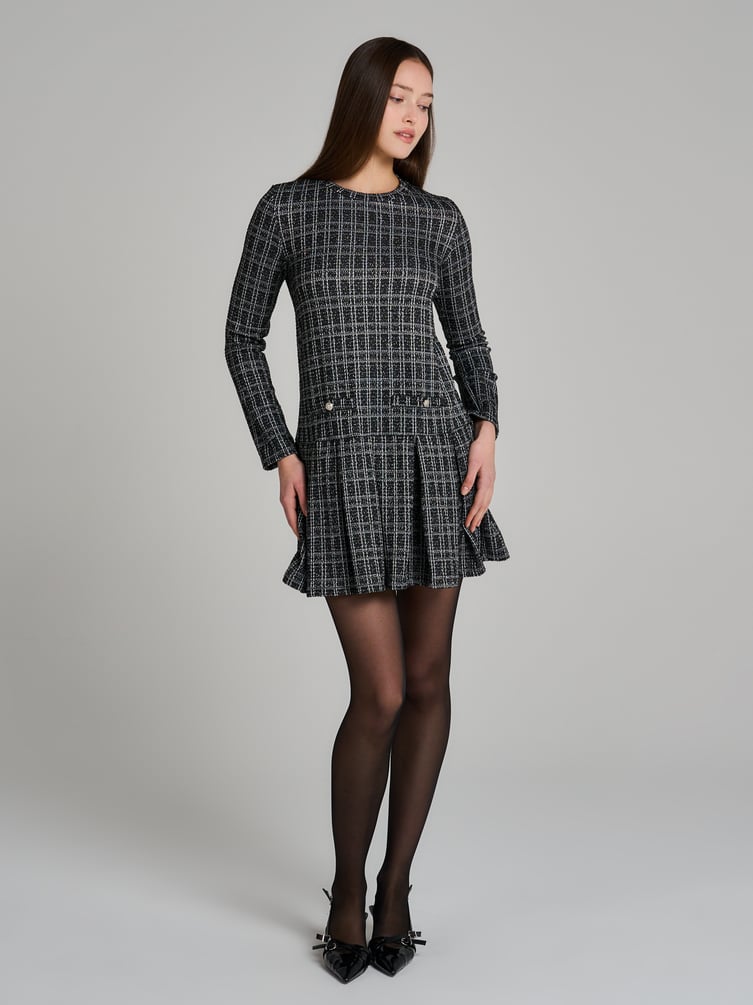 Платье короткое  из плотной буклированной ткани