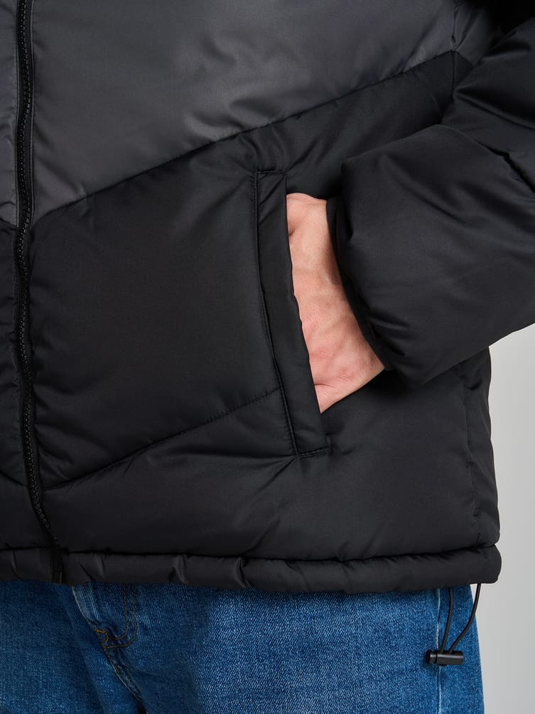 Куртка с капюшоном на синтепоне