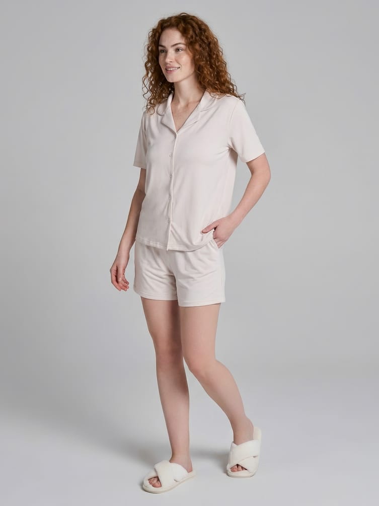 Пижама с рубашкой и шортами