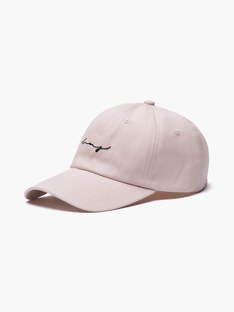 Бейсболка с вышивкой надписи