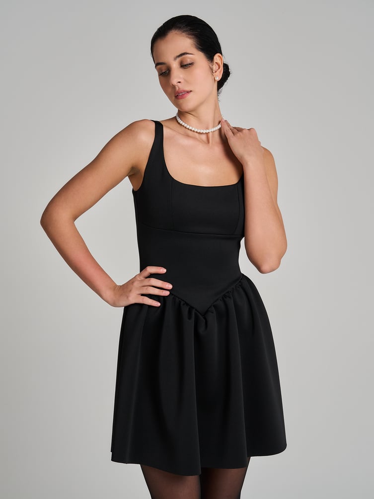 Мини платье с объемной юбкой