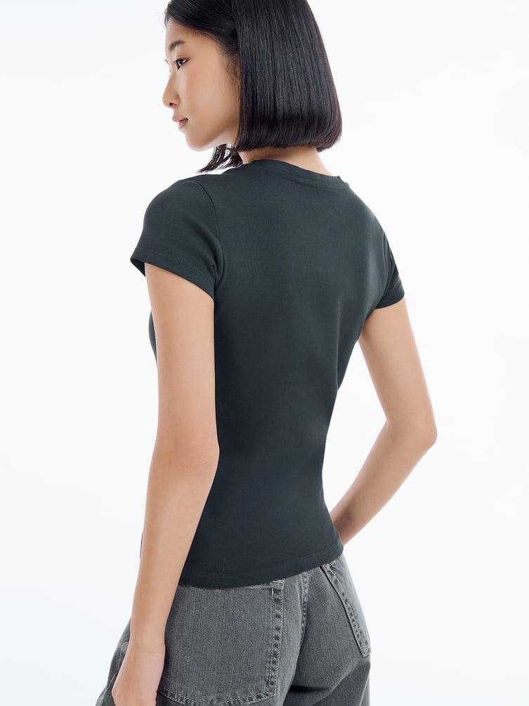 Облегающая футболка с вышитой надписью