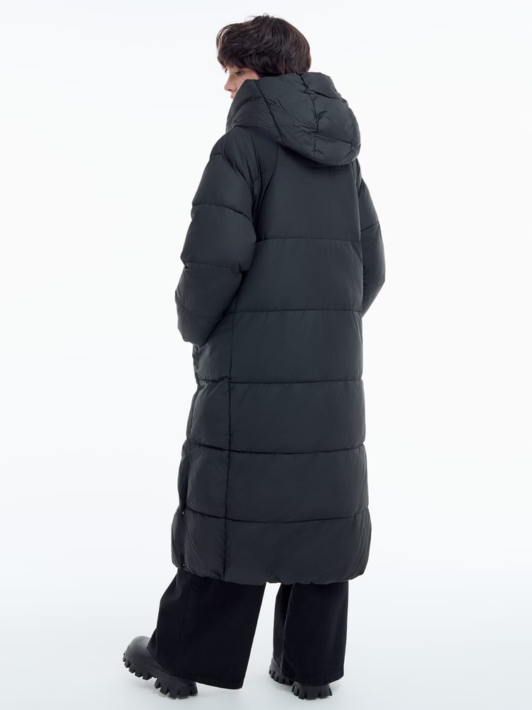 Зимнее стеганое пальто на синтепоне с капюшоном