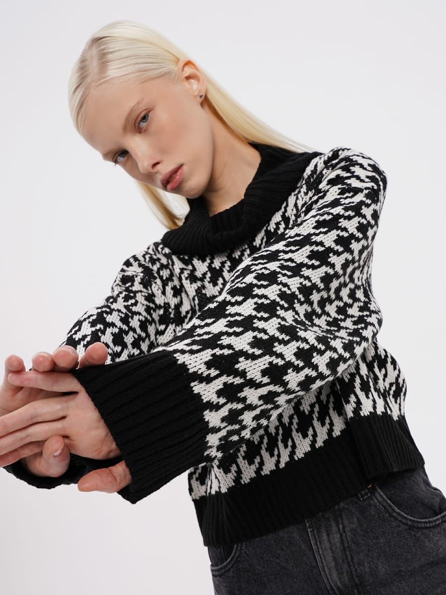 Вязаный свитер оверсайз с орнаментом