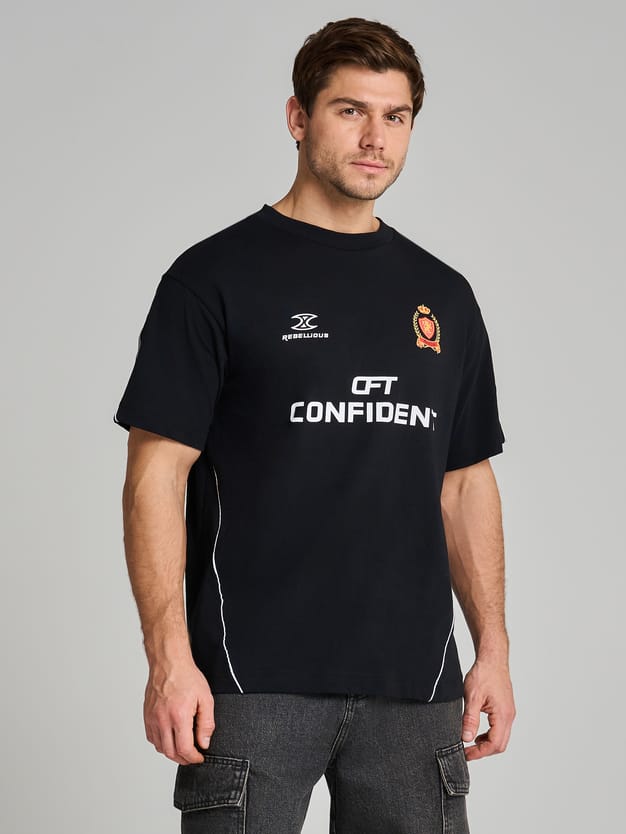 Футболка с надписью Confident
